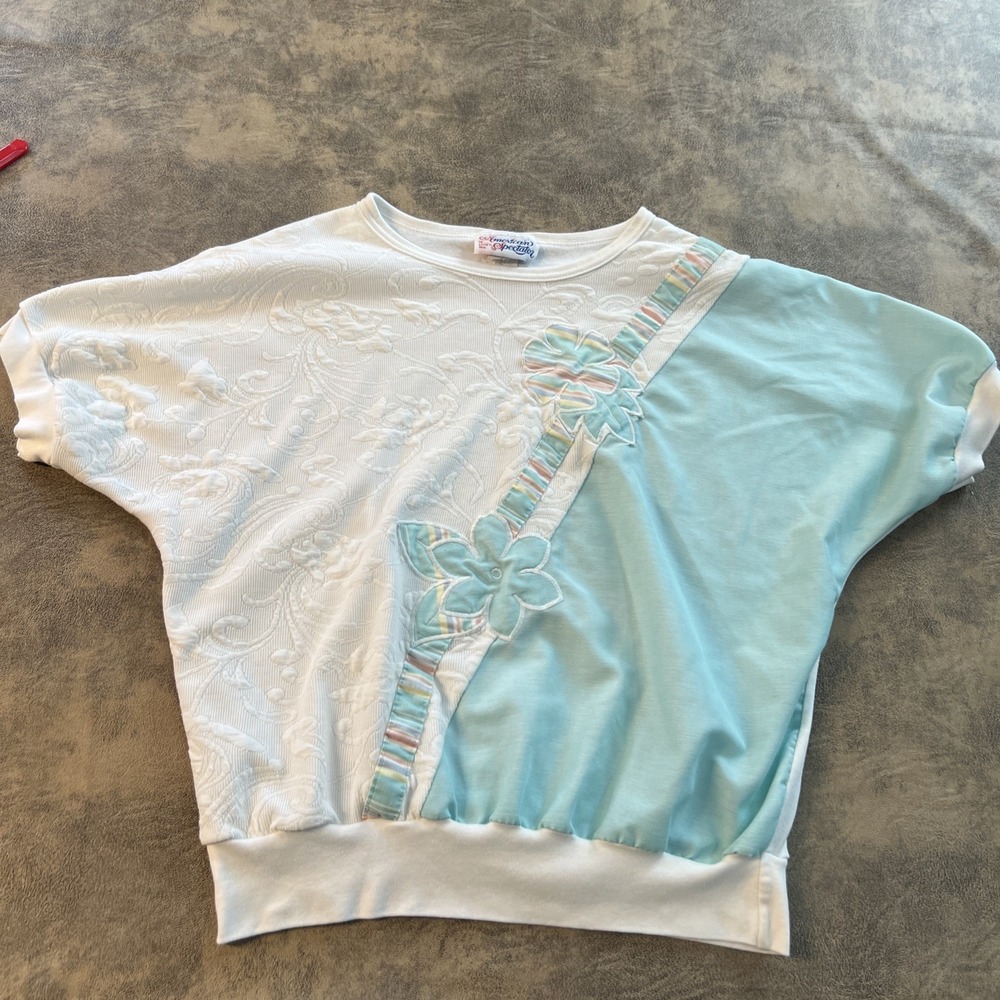 Vintage Sweatshirt American Spectator Women's M Floral Cropped Cottage Tee